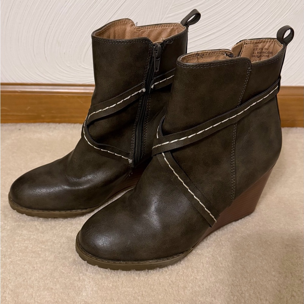 Diba Olive Green Ankle Boots with Wedge Heel
